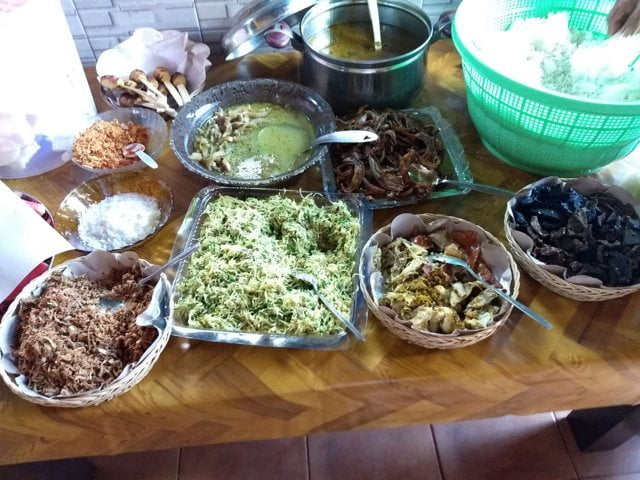 Balinese Lawar buffet