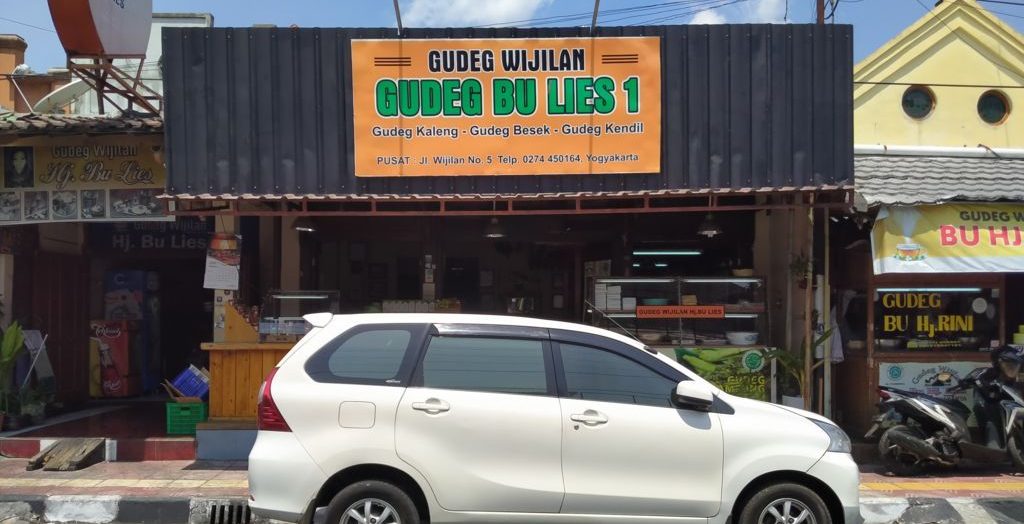 authentic gudeg bu lies