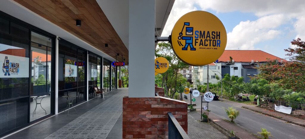 Smash Factor Bali indoor golf