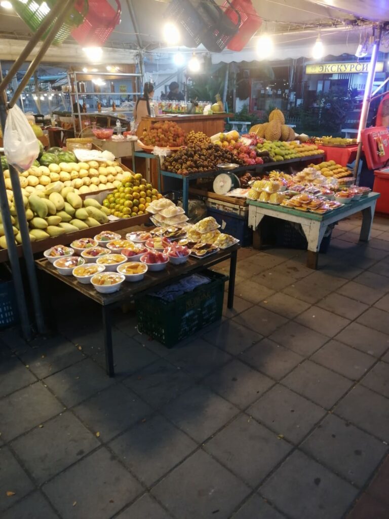 local market in pattaya
