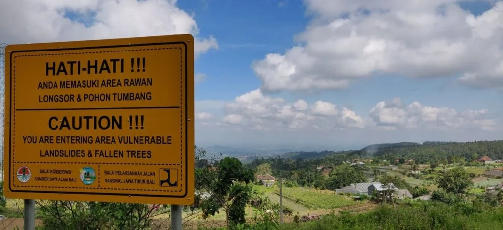 caution sign in munduk